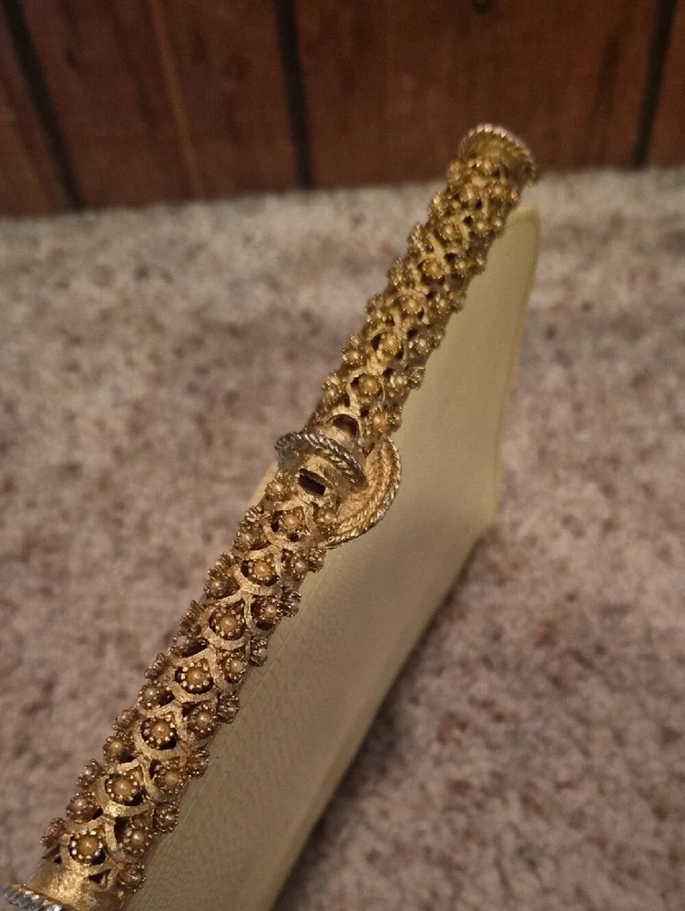 Vintage 1950s Gold Ornate Elegant Cream Textured Frame Clutch